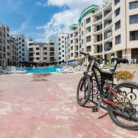 Wifi❤studio With Kitchen & Balcony Pool View❤vi❤ شقة